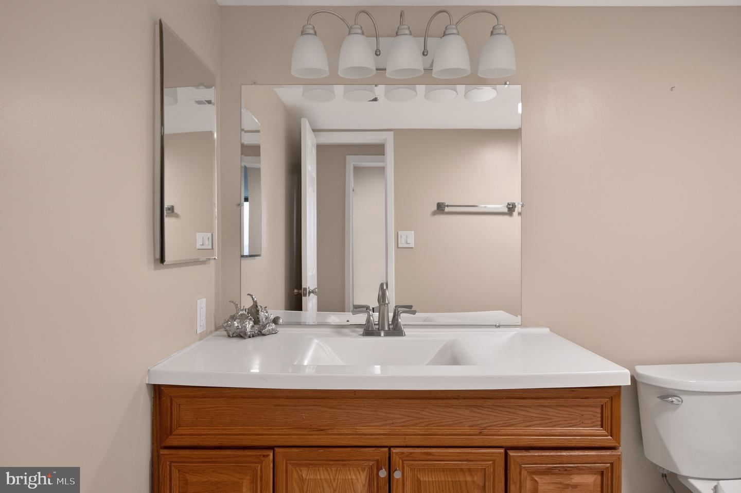 3709 S GEORGE MASON DR #406-E, FALLS CHURCH, Virginia 22041, 3 Bedrooms Bedrooms, ,2 BathroomsBathrooms,Residential,For sale,3709 S GEORGE MASON DR #406-E,VAFX2290104 MLS # VAFX2290104