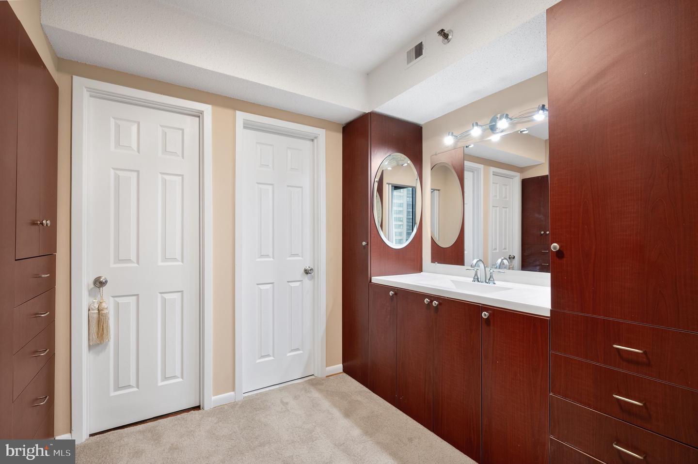 3709 S GEORGE MASON DR #406-E, FALLS CHURCH, Virginia 22041, 3 Bedrooms Bedrooms, ,2 BathroomsBathrooms,Residential,For sale,3709 S GEORGE MASON DR #406-E,VAFX2290104 MLS # VAFX2290104