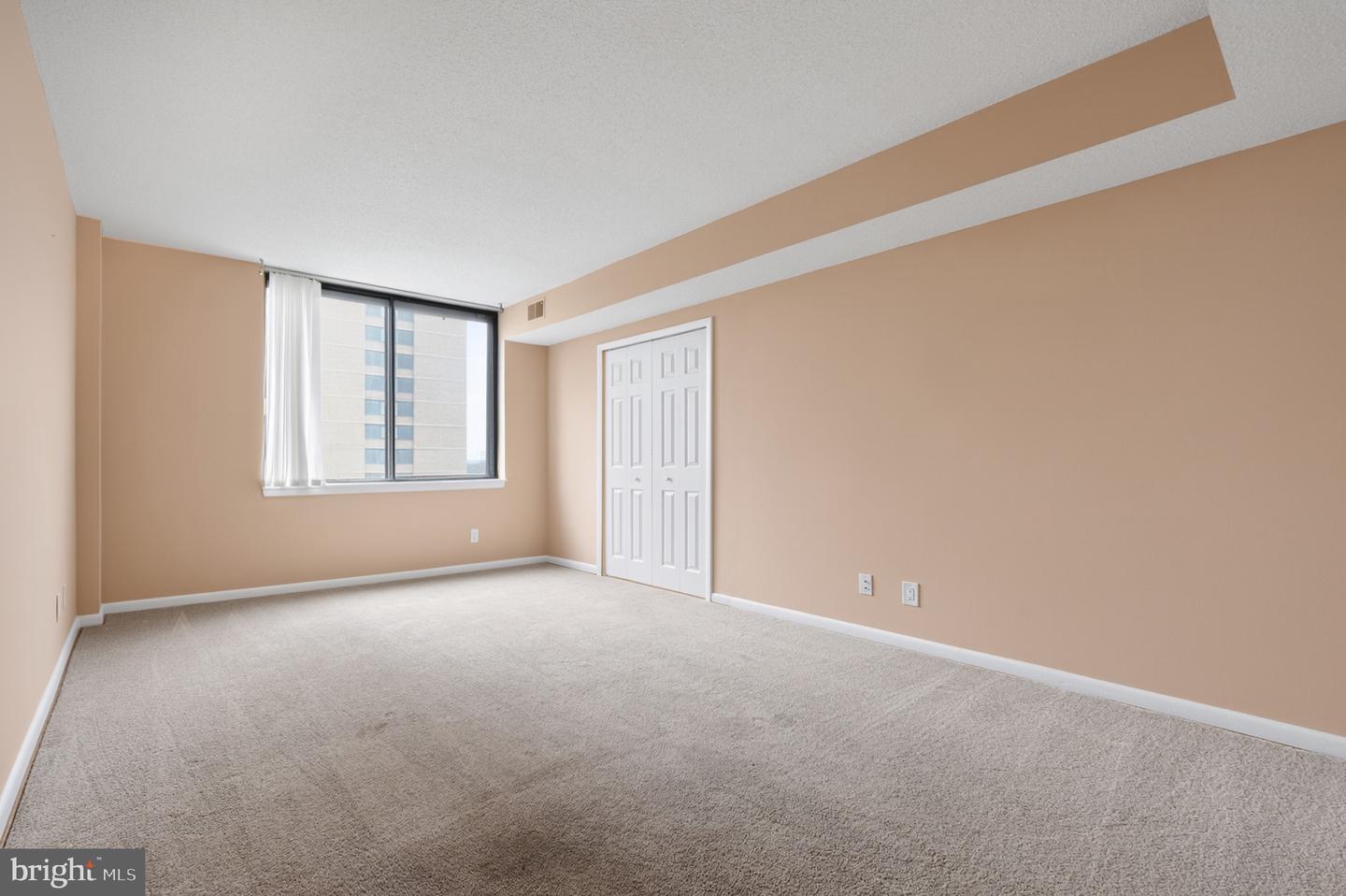 3709 S GEORGE MASON DR #406-E, FALLS CHURCH, Virginia 22041, 3 Bedrooms Bedrooms, ,2 BathroomsBathrooms,Residential,For sale,3709 S GEORGE MASON DR #406-E,VAFX2290104 MLS # VAFX2290104