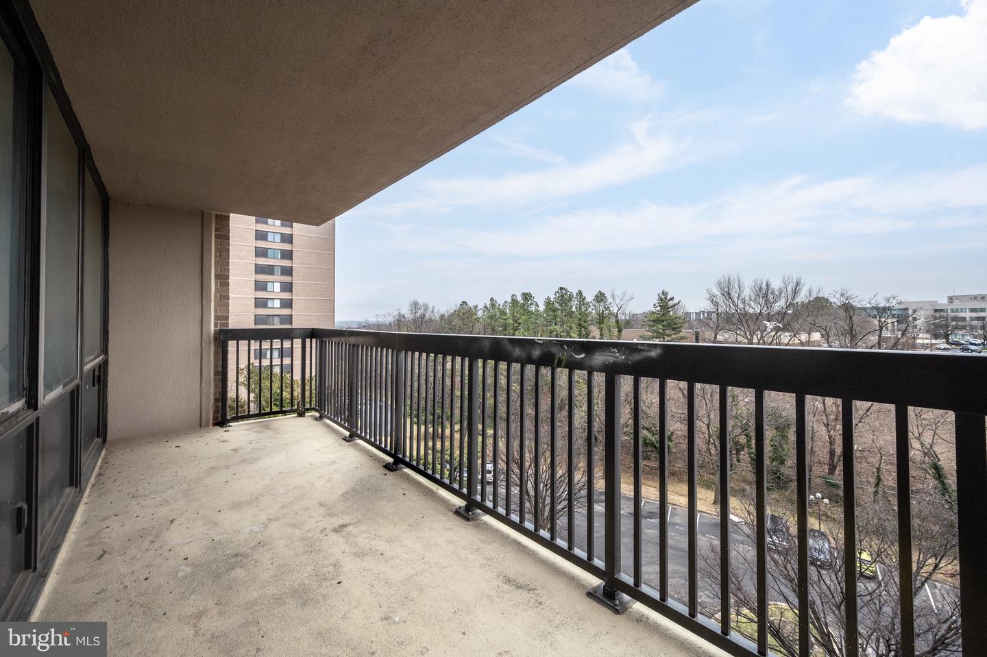 3709 S GEORGE MASON DR #406-E, FALLS CHURCH, Virginia 22041, 3 Bedrooms Bedrooms, ,2 BathroomsBathrooms,Residential,For sale,3709 S GEORGE MASON DR #406-E,VAFX2290104 MLS # VAFX2290104