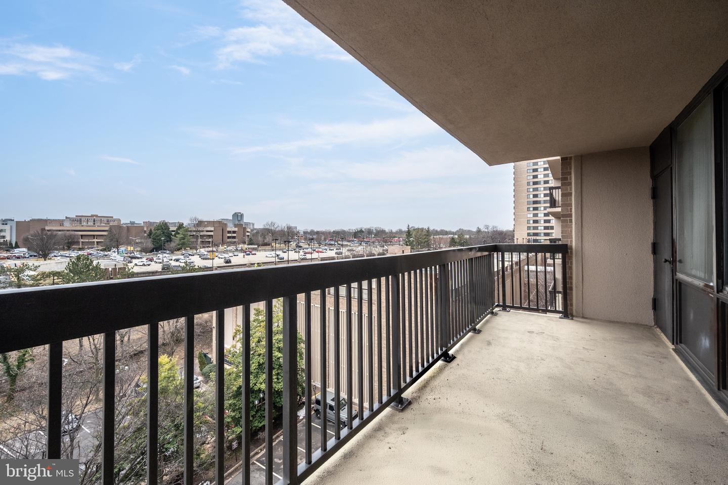 3709 S GEORGE MASON DR #406-E, FALLS CHURCH, Virginia 22041, 3 Bedrooms Bedrooms, ,2 BathroomsBathrooms,Residential,For sale,3709 S GEORGE MASON DR #406-E,VAFX2290104 MLS # VAFX2290104