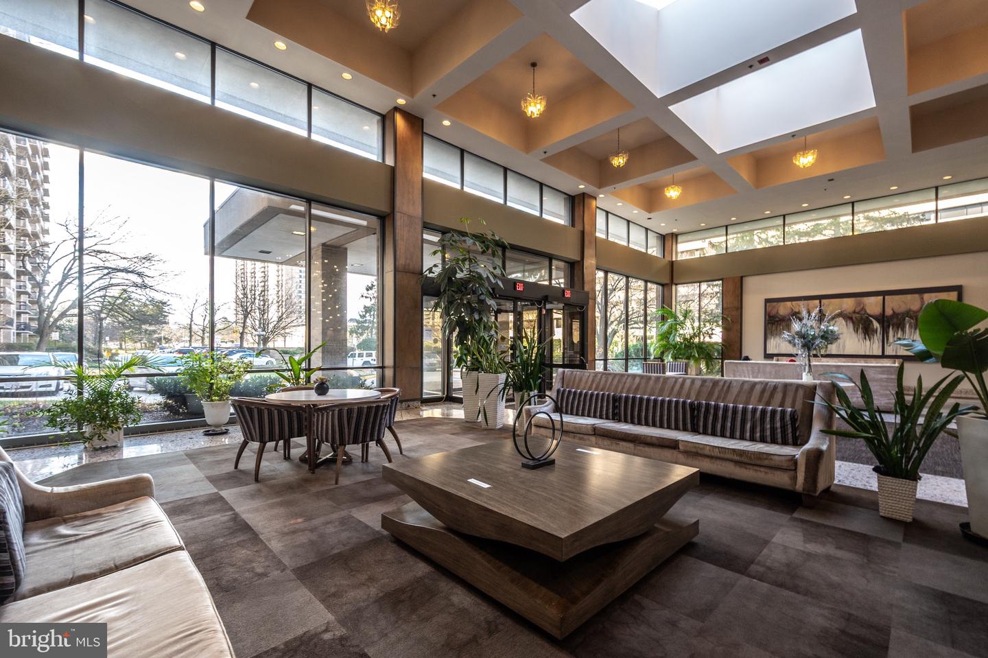 3709 S GEORGE MASON DR #406-E, FALLS CHURCH, Virginia 22041, 3 Bedrooms Bedrooms, ,2 BathroomsBathrooms,Residential,For sale,3709 S GEORGE MASON DR #406-E,VAFX2290104 MLS # VAFX2290104