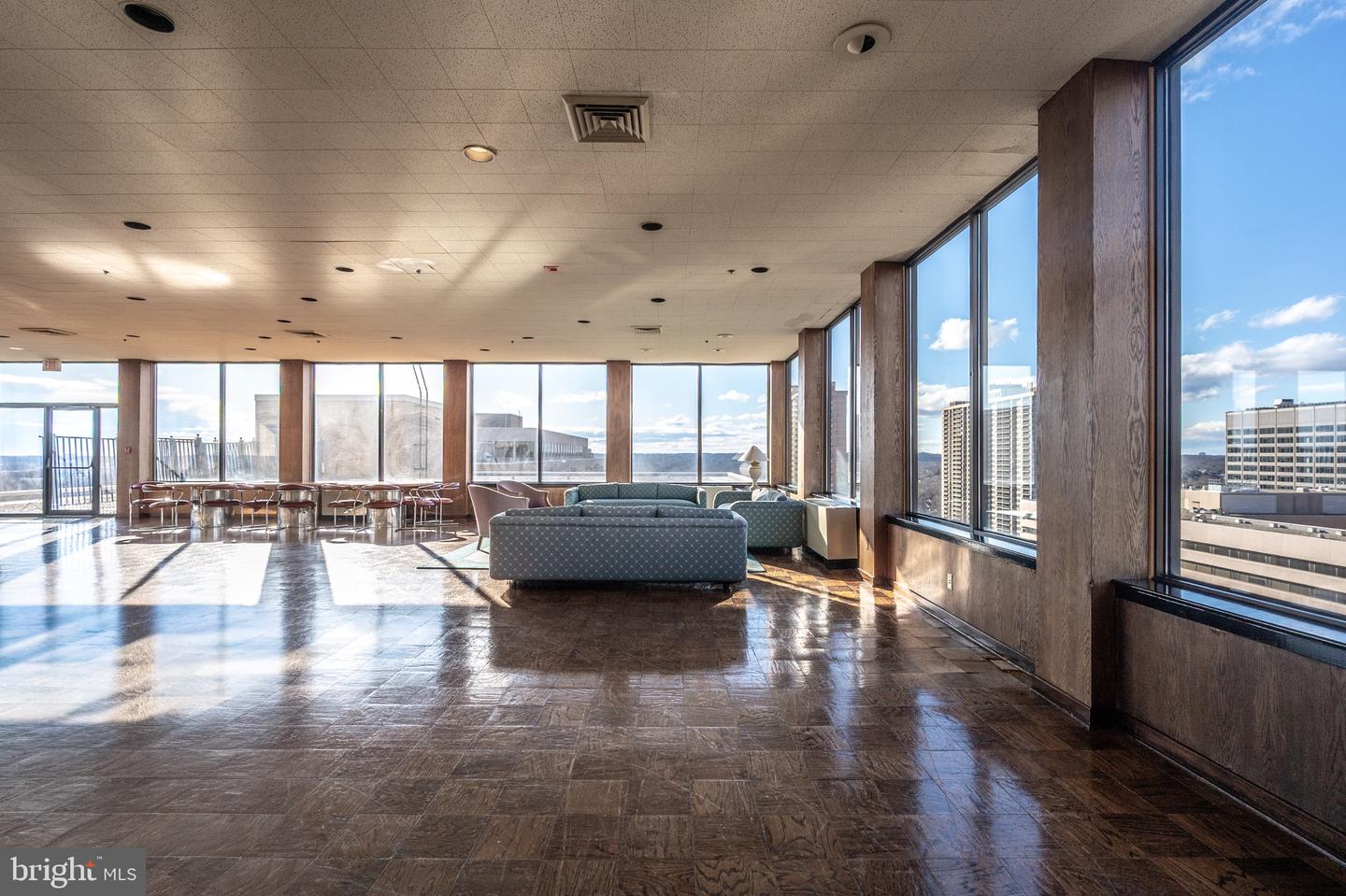 3709 S GEORGE MASON DR #406-E, FALLS CHURCH, Virginia 22041, 3 Bedrooms Bedrooms, ,2 BathroomsBathrooms,Residential,For sale,3709 S GEORGE MASON DR #406-E,VAFX2290104 MLS # VAFX2290104