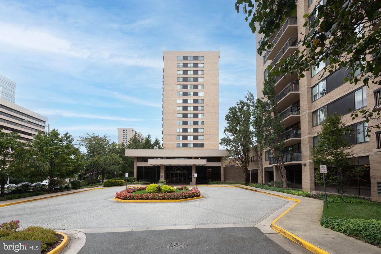 3709 S GEORGE MASON DR #406-E, FALLS CHURCH, Virginia 22041, 3 Bedrooms Bedrooms, ,2 BathroomsBathrooms,Residential,For sale,3709 S GEORGE MASON DR #406-E,VAFX2290104 MLS # VAFX2290104