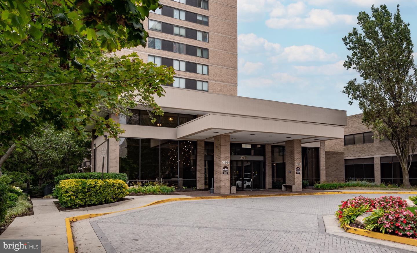 3709 S GEORGE MASON DR #406-E, FALLS CHURCH, Virginia 22041, 3 Bedrooms Bedrooms, ,2 BathroomsBathrooms,Residential,For sale,3709 S GEORGE MASON DR #406-E,VAFX2290104 MLS # VAFX2290104