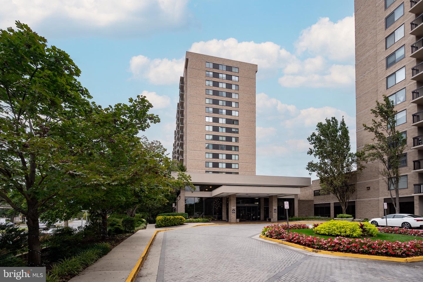 3709 S GEORGE MASON DR #406-E, FALLS CHURCH, Virginia 22041, 3 Bedrooms Bedrooms, ,2 BathroomsBathrooms,Residential,For sale,3709 S GEORGE MASON DR #406-E,VAFX2290104 MLS # VAFX2290104