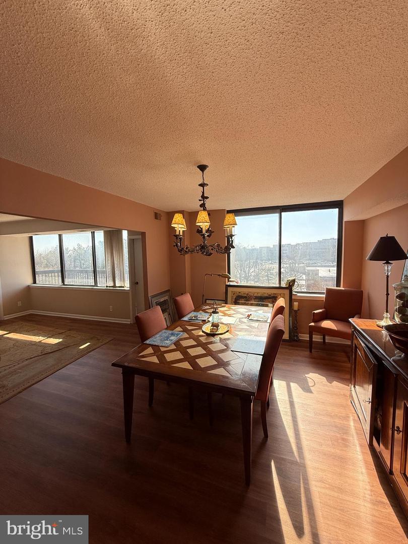 3709 S GEORGE MASON DR #406-E, FALLS CHURCH, Virginia 22041, 3 Bedrooms Bedrooms, ,2 BathroomsBathrooms,Residential,For sale,3709 S GEORGE MASON DR #406-E,VAFX2290104 MLS # VAFX2290104