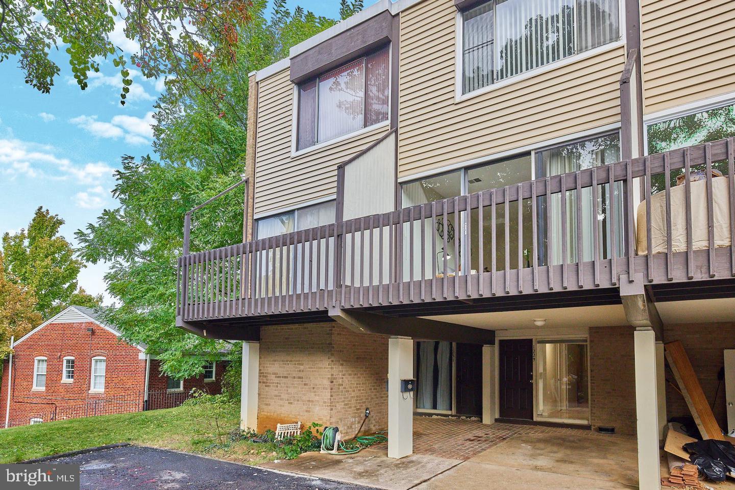 1231 N QUINN ST, ARLINGTON, Virginia 22209, 3 Bedrooms Bedrooms, ,1 BathroomBathrooms,Residential,For sale,1231 N QUINN ST,VAAR2068668 MLS # VAAR2068668