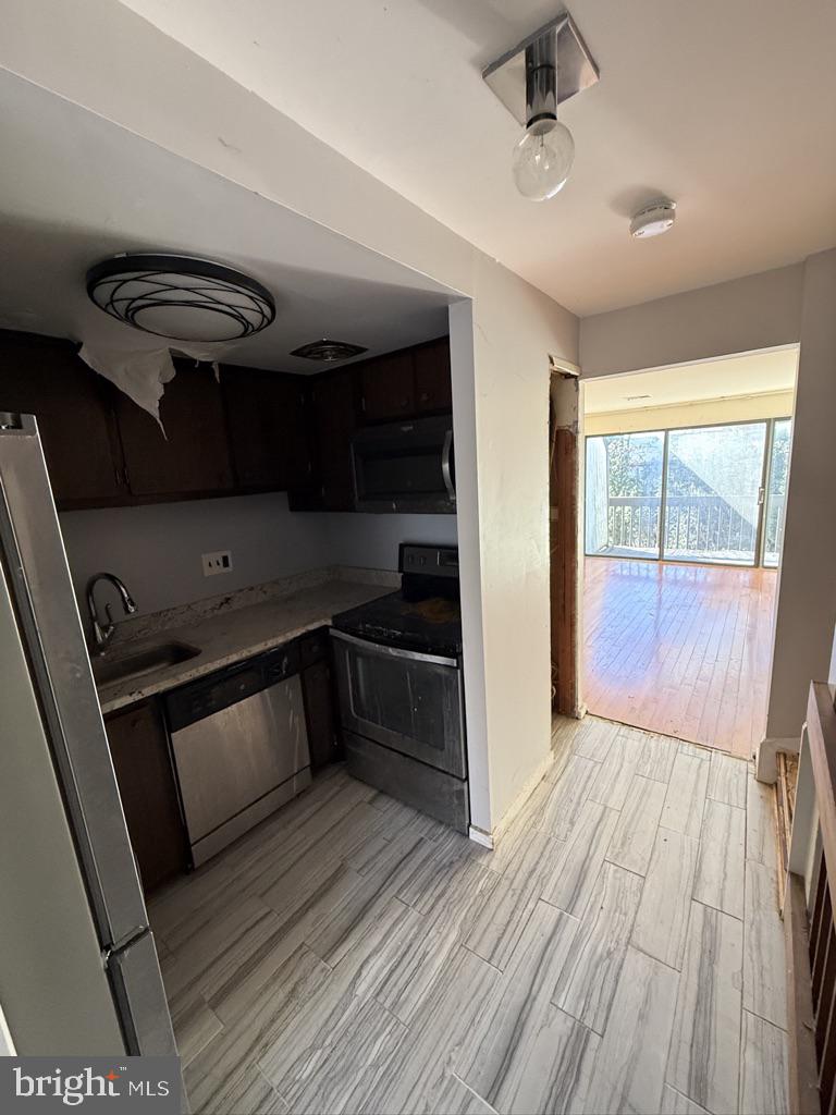 1231 N QUINN ST, ARLINGTON, Virginia 22209, 3 Bedrooms Bedrooms, ,1 BathroomBathrooms,Residential,For sale,1231 N QUINN ST,VAAR2068668 MLS # VAAR2068668