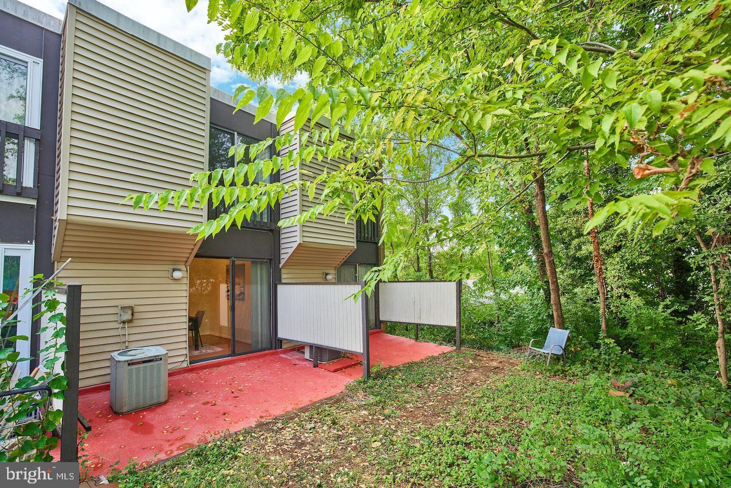 1231 N QUINN ST, ARLINGTON, Virginia 22209, 3 Bedrooms Bedrooms, ,1 BathroomBathrooms,Residential,For sale,1231 N QUINN ST,VAAR2068668 MLS # VAAR2068668