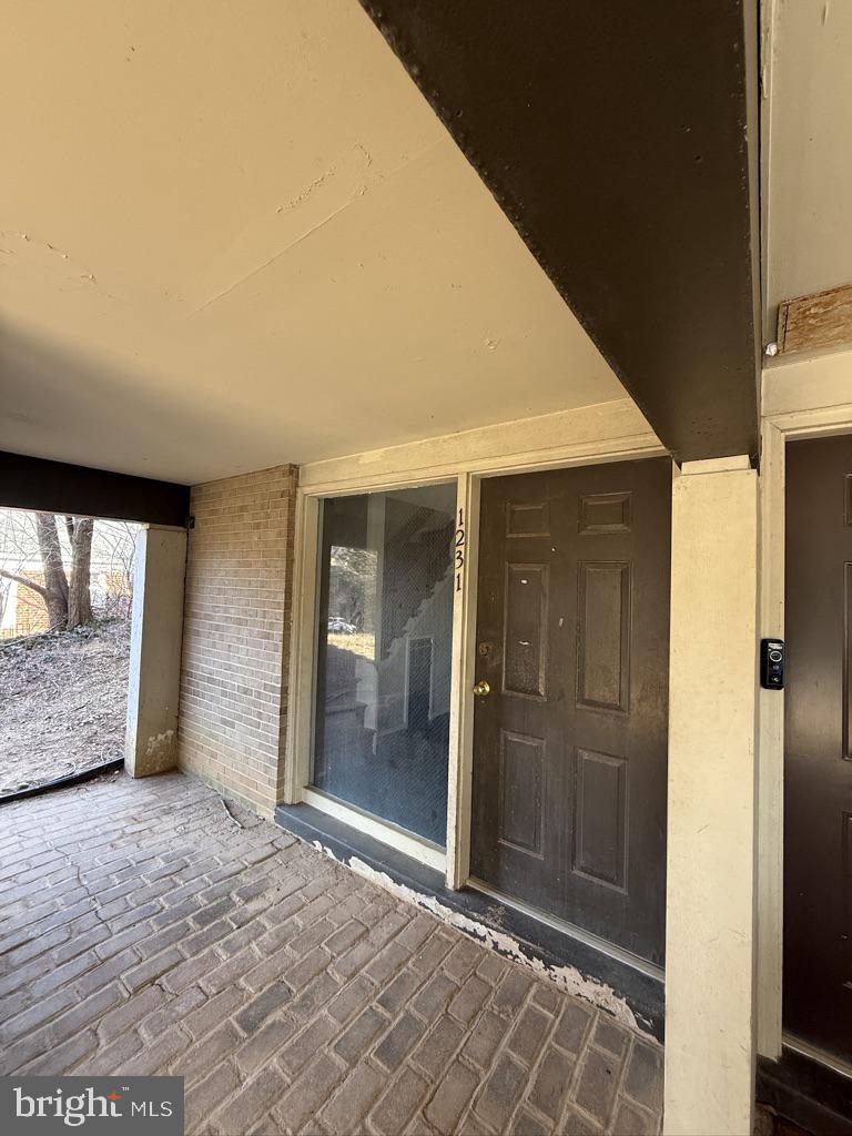 1231 N QUINN ST, ARLINGTON, Virginia 22209, 3 Bedrooms Bedrooms, ,1 BathroomBathrooms,Residential,For sale,1231 N QUINN ST,VAAR2068668 MLS # VAAR2068668