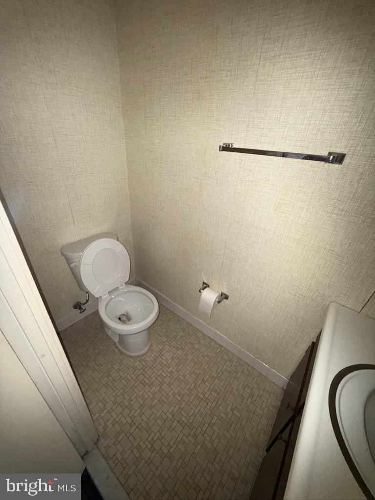 1231 N QUINN ST, ARLINGTON, Virginia 22209, 3 Bedrooms Bedrooms, ,1 BathroomBathrooms,Residential,For sale,1231 N QUINN ST,VAAR2068668 MLS # VAAR2068668