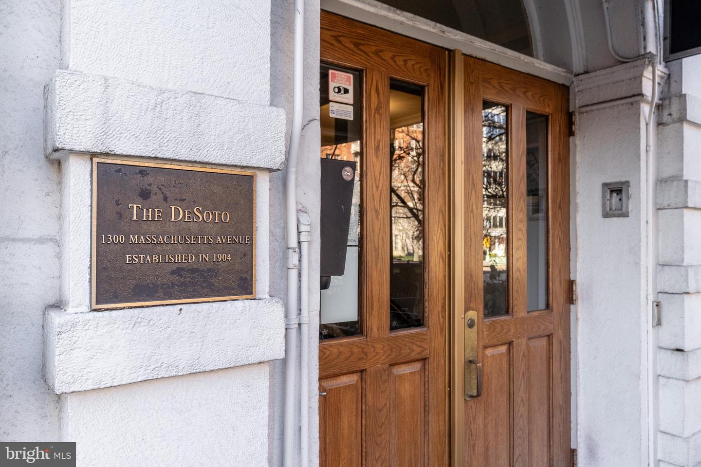 1300 MASSACHUSETTS AVE NW #302, WASHINGTON, District Of Columbia 20005, 1 Bedroom Bedrooms, 5 Rooms Rooms,1 BathroomBathrooms,Residential,For sale,1300 MASSACHUSETTS AVE NW #302,DCDC2245508 MLS # DCDC2245508