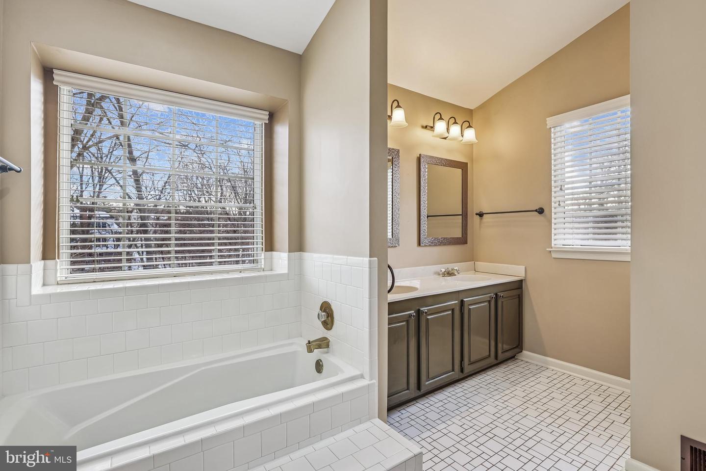 1326 STOURHEAD CT, HERNDON, Virginia 20170, 4 Bedrooms Bedrooms, ,3 BathroomsBathrooms,Residential,For sale,1326 STOURHEAD CT,VAFX2290252 MLS # VAFX2290252