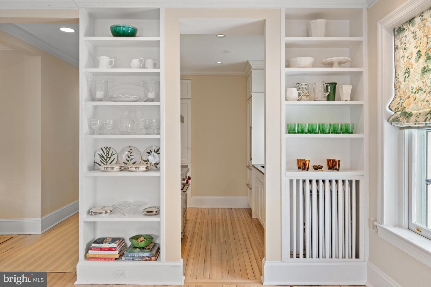 1657 31ST ST NW #206, WASHINGTON, District Of Columbia 20007, 2 Bedrooms Bedrooms, 6 Rooms Rooms,2 BathroomsBathrooms,Residential,For sale,1657 31ST ST NW #206,DCDC2245562 MLS # DCDC2245562