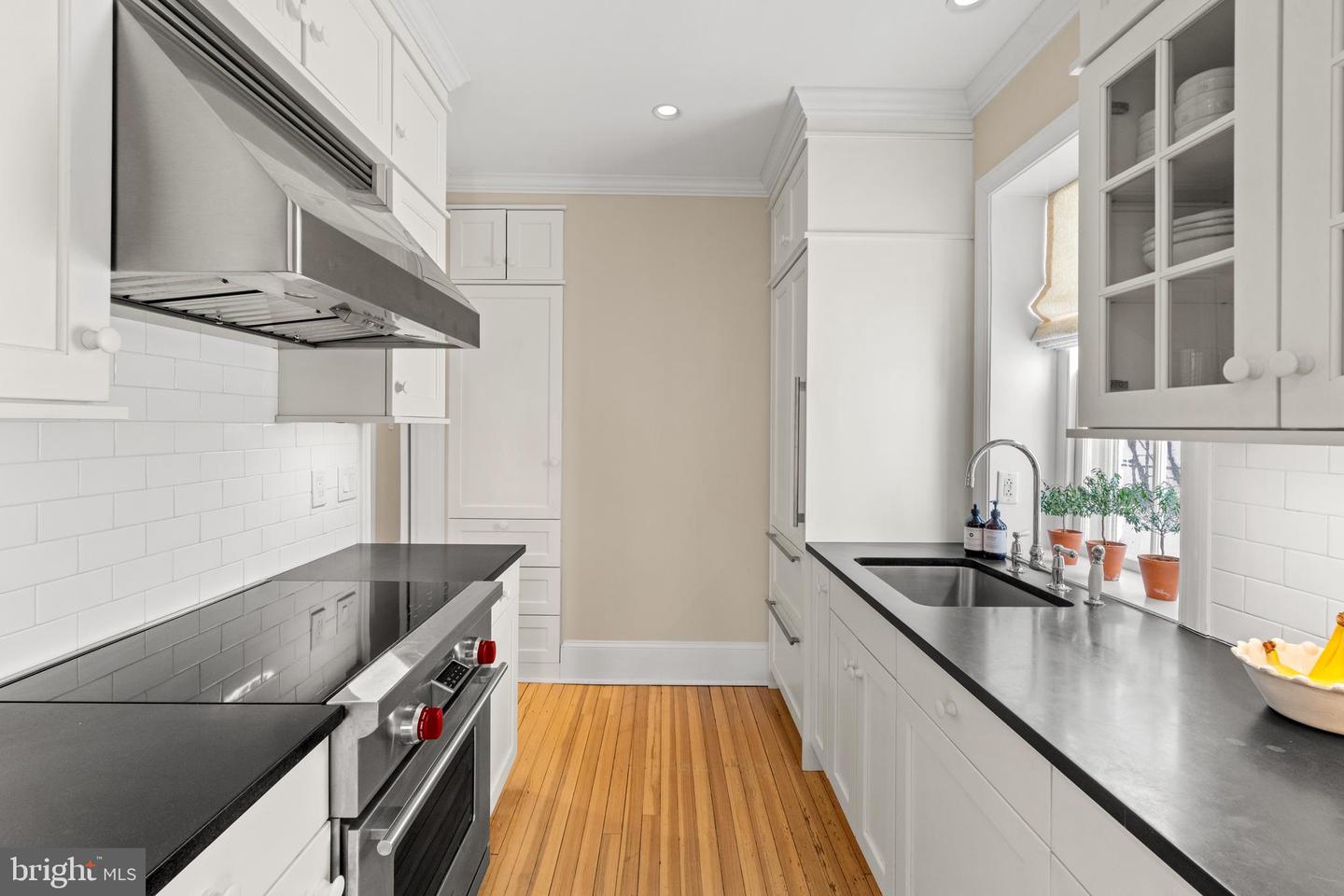 1657 31ST ST NW #206, WASHINGTON, District Of Columbia 20007, 2 Bedrooms Bedrooms, 6 Rooms Rooms,2 BathroomsBathrooms,Residential,For sale,1657 31ST ST NW #206,DCDC2245562 MLS # DCDC2245562