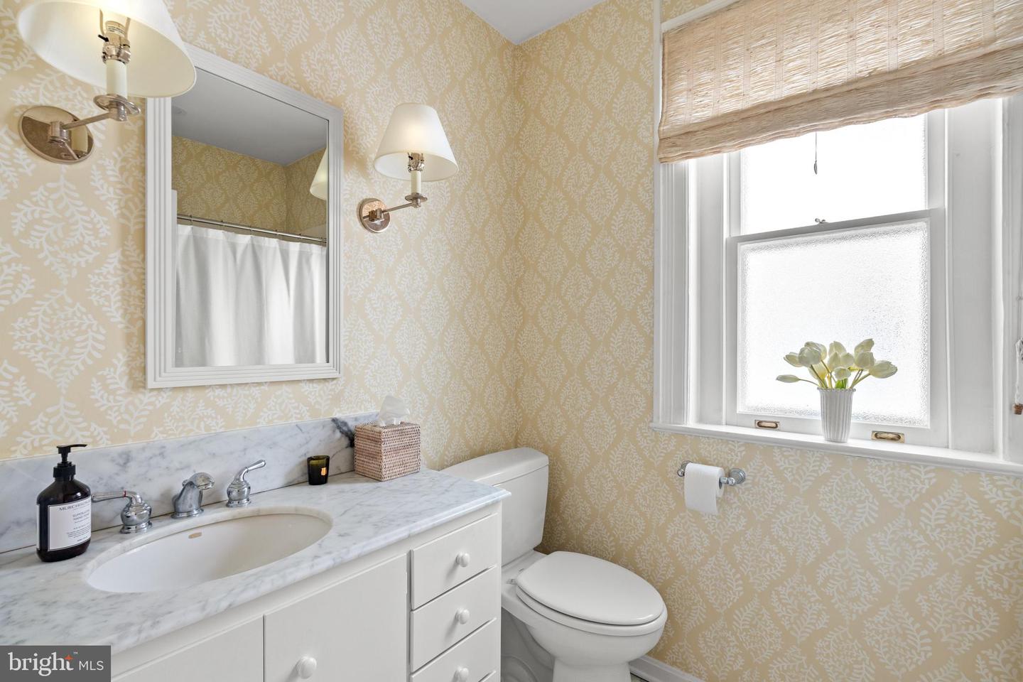 1657 31ST ST NW #206, WASHINGTON, District Of Columbia 20007, 2 Bedrooms Bedrooms, 6 Rooms Rooms,2 BathroomsBathrooms,Residential,For sale,1657 31ST ST NW #206,DCDC2245562 MLS # DCDC2245562