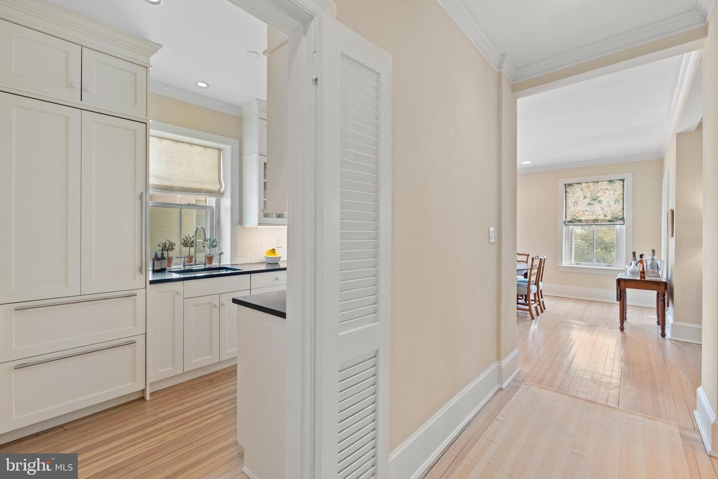 1657 31ST ST NW #206, WASHINGTON, District Of Columbia 20007, 2 Bedrooms Bedrooms, 6 Rooms Rooms,2 BathroomsBathrooms,Residential,For sale,1657 31ST ST NW #206,DCDC2245562 MLS # DCDC2245562