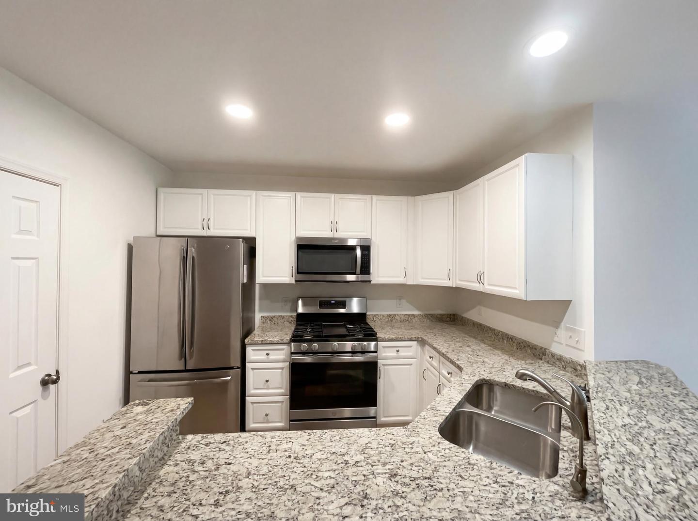 12632 FAIR CREST CT #135, FAIRFAX, Virginia 22033, 2 Bedrooms Bedrooms, ,2 BathroomsBathrooms,Residential,For sale,12632 FAIR CREST CT #135,VAFX2290372 MLS # VAFX2290372