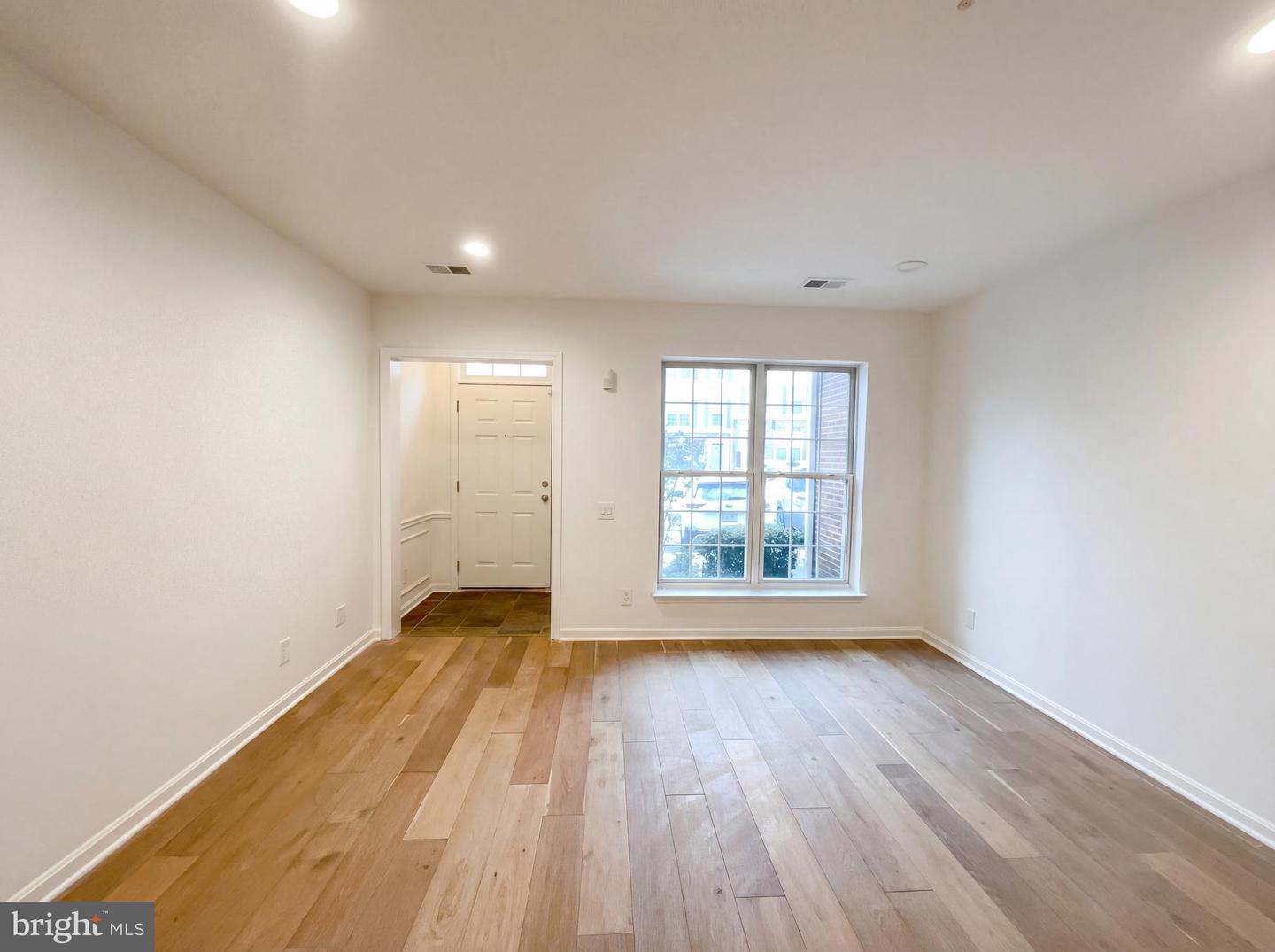 12632 FAIR CREST CT #135, FAIRFAX, Virginia 22033, 2 Bedrooms Bedrooms, ,2 BathroomsBathrooms,Residential,For sale,12632 FAIR CREST CT #135,VAFX2290372 MLS # VAFX2290372