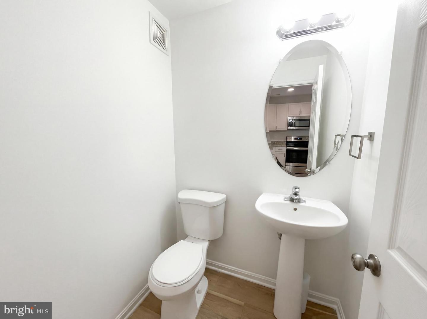 12632 FAIR CREST CT #135, FAIRFAX, Virginia 22033, 2 Bedrooms Bedrooms, ,2 BathroomsBathrooms,Residential,For sale,12632 FAIR CREST CT #135,VAFX2290372 MLS # VAFX2290372