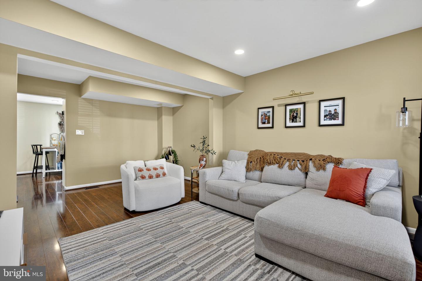 5429 QUEST CT, WOODBRIDGE, Virginia 22193, 3 Bedrooms Bedrooms, ,2 BathroomsBathrooms,Residential,For sale,5429 QUEST CT,VAPW2112292 MLS # VAPW2112292