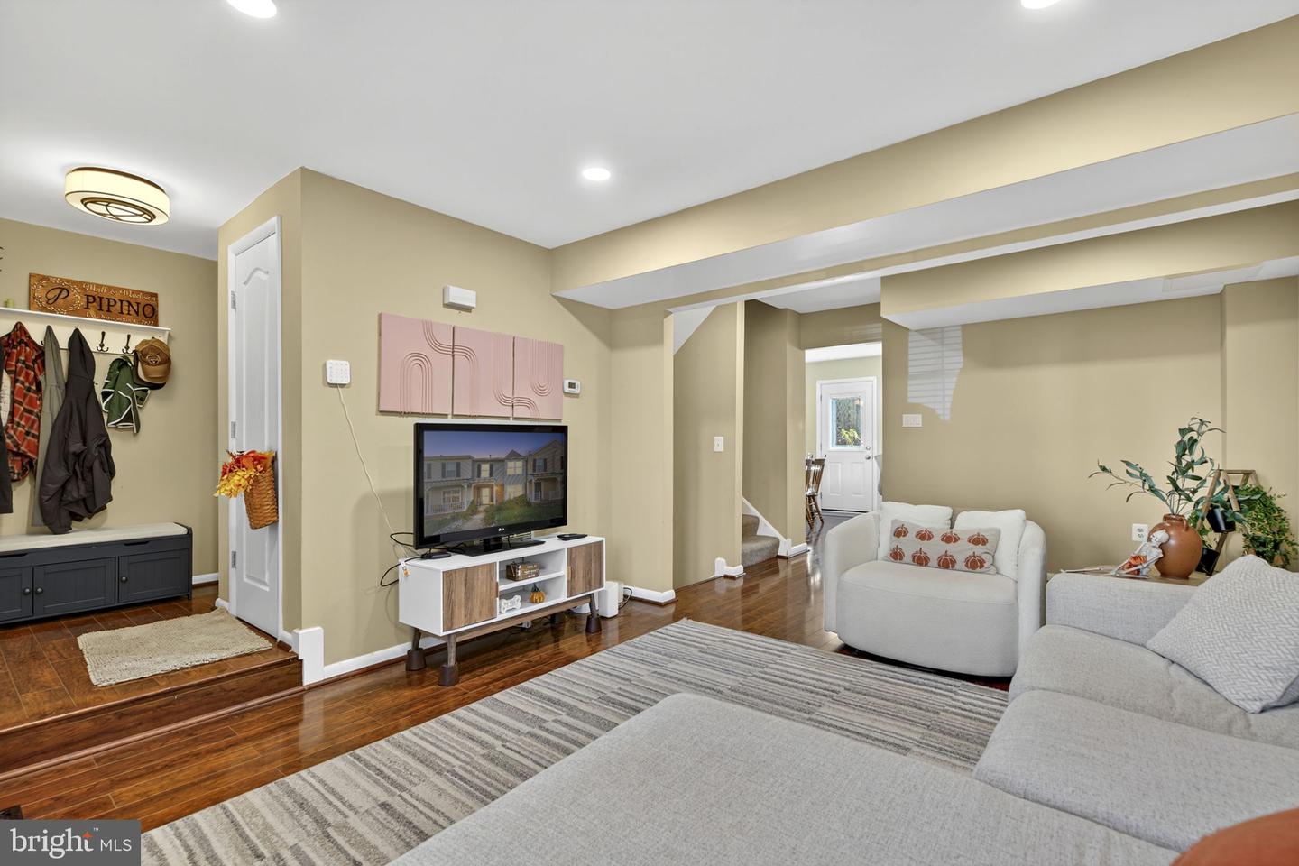 5429 QUEST CT, WOODBRIDGE, Virginia 22193, 3 Bedrooms Bedrooms, ,2 BathroomsBathrooms,Residential,For sale,5429 QUEST CT,VAPW2112292 MLS # VAPW2112292