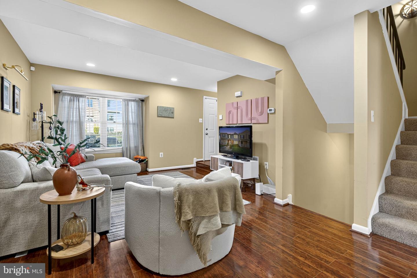 5429 QUEST CT, WOODBRIDGE, Virginia 22193, 3 Bedrooms Bedrooms, ,2 BathroomsBathrooms,Residential,For sale,5429 QUEST CT,VAPW2112292 MLS # VAPW2112292