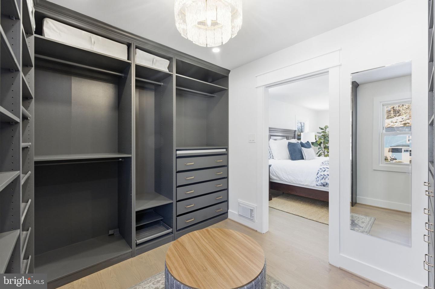 8615 KERRY LN, SPRINGFIELD, Virginia 22152, 4 Bedrooms Bedrooms, ,3 BathroomsBathrooms,Residential,For sale,8615 KERRY LN,VAFX2290438 MLS # VAFX2290438