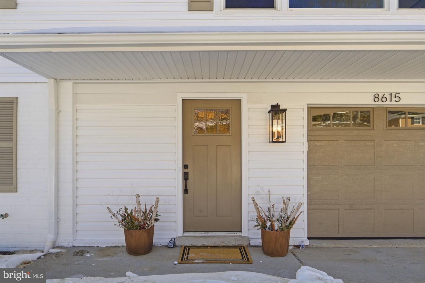 8615 KERRY LN, SPRINGFIELD, Virginia 22152, 4 Bedrooms Bedrooms, ,3 BathroomsBathrooms,Residential,For sale,8615 KERRY LN,VAFX2290438 MLS # VAFX2290438