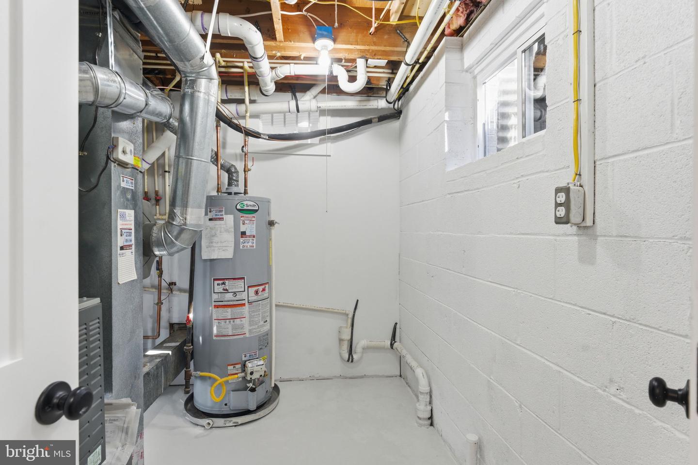 8615 KERRY LN, SPRINGFIELD, Virginia 22152, 4 Bedrooms Bedrooms, ,3 BathroomsBathrooms,Residential,For sale,8615 KERRY LN,VAFX2290438 MLS # VAFX2290438