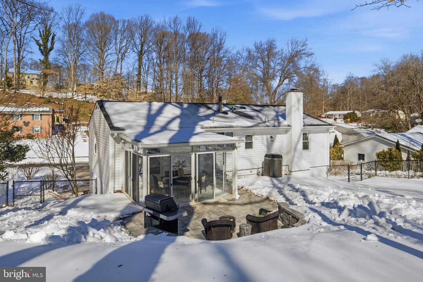 8615 KERRY LN, SPRINGFIELD, Virginia 22152, 4 Bedrooms Bedrooms, ,3 BathroomsBathrooms,Residential,For sale,8615 KERRY LN,VAFX2290438 MLS # VAFX2290438