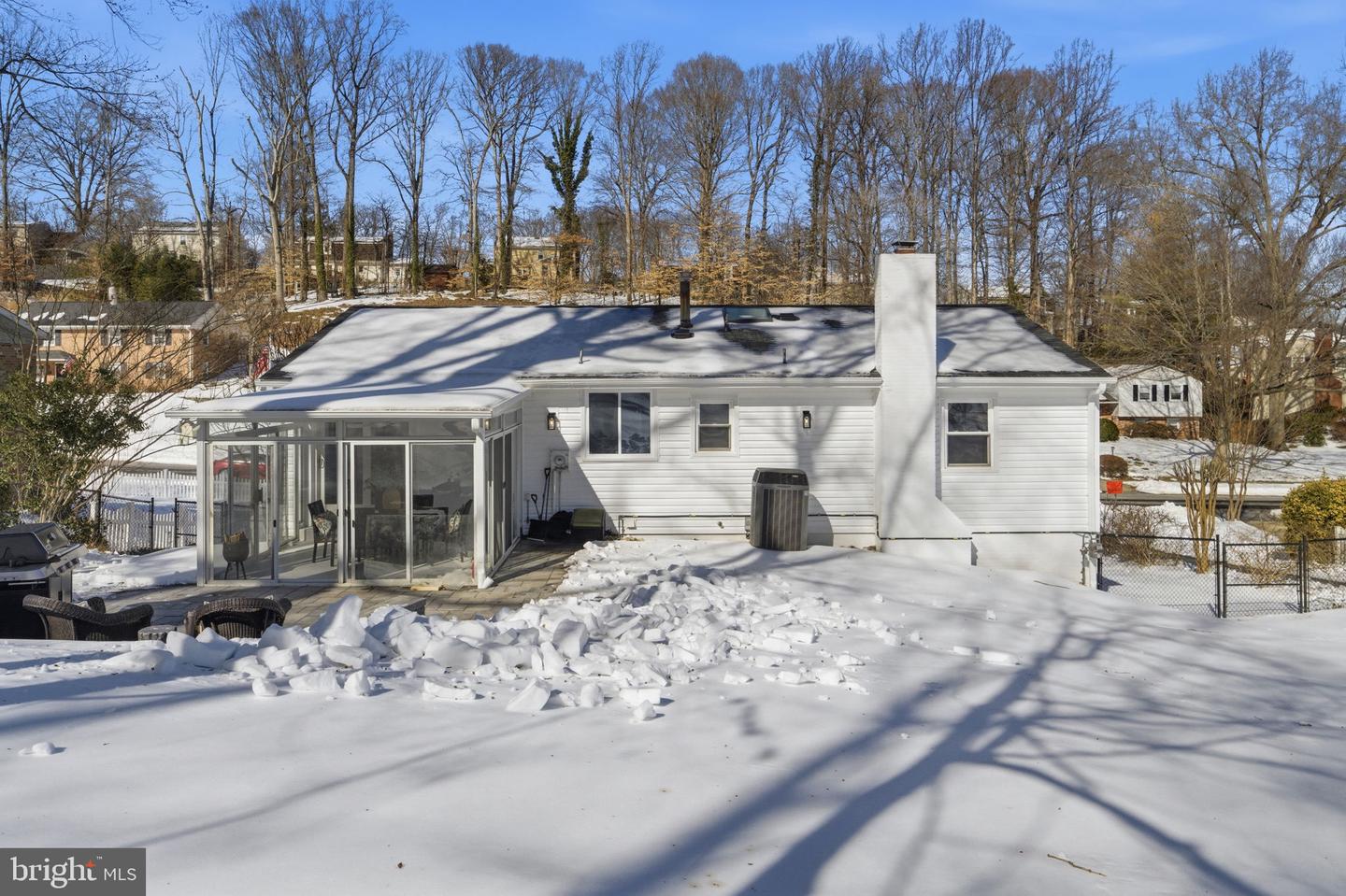 8615 KERRY LN, SPRINGFIELD, Virginia 22152, 4 Bedrooms Bedrooms, ,3 BathroomsBathrooms,Residential,For sale,8615 KERRY LN,VAFX2290438 MLS # VAFX2290438