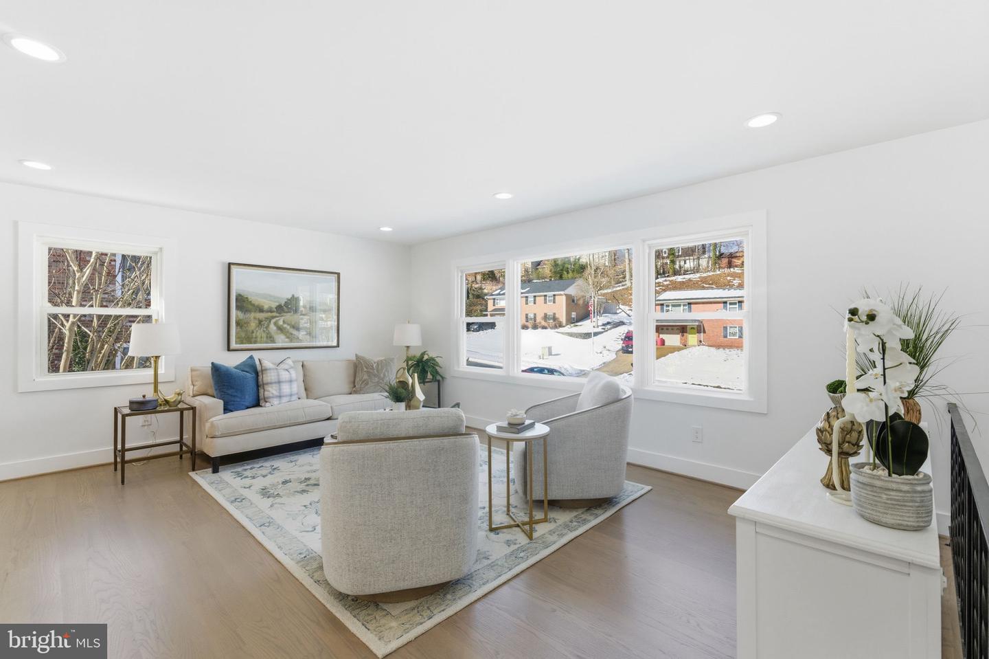 8615 KERRY LN, SPRINGFIELD, Virginia 22152, 4 Bedrooms Bedrooms, ,3 BathroomsBathrooms,Residential,For sale,8615 KERRY LN,VAFX2290438 MLS # VAFX2290438