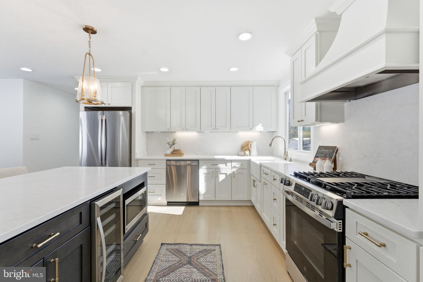 8615 KERRY LN, SPRINGFIELD, Virginia 22152, 4 Bedrooms Bedrooms, ,3 BathroomsBathrooms,Residential,For sale,8615 KERRY LN,VAFX2290438 MLS # VAFX2290438