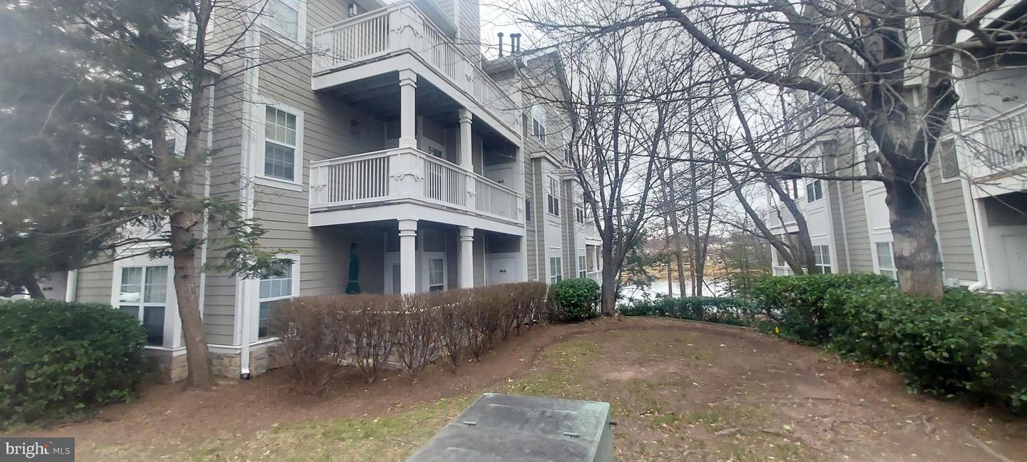 1716 LAKE SHORE CREST DR #22, RESTON, Virginia 20190, 2 Bedrooms Bedrooms, ,1 BathroomBathrooms,Residential,For sale,1716 LAKE SHORE CREST DR #22,VAFX2290514 MLS # VAFX2290514 1716 LAKE SHORE CREST DR #22, RESTON, Virginia 20190, 2 Bedrooms Bedrooms, ,1 BathroomBathrooms,Residential,For sale,1716 LAKE SHORE CREST DR #22,VAFX2290514 MLS # VAFX2290514