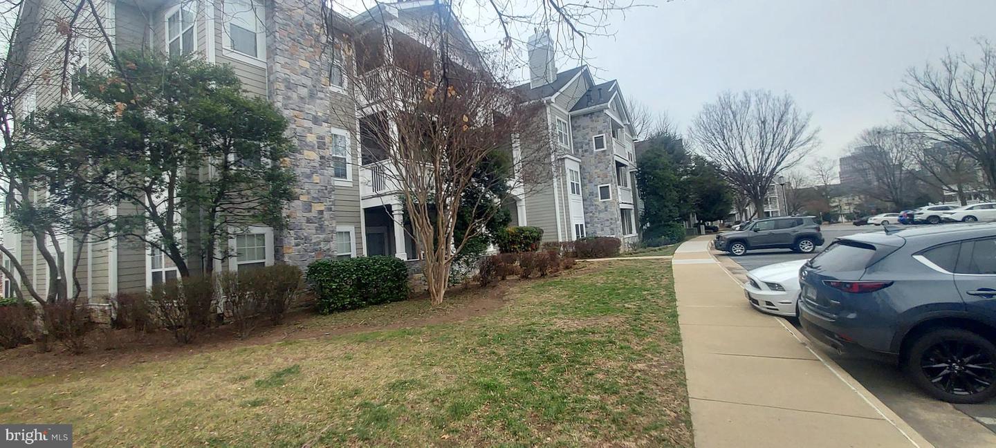 1716 LAKE SHORE CREST DR #22, RESTON, Virginia 20190, 2 Bedrooms Bedrooms, ,1 BathroomBathrooms,Residential,For sale,1716 LAKE SHORE CREST DR #22,VAFX2290514 MLS # VAFX2290514 1716 LAKE SHORE CREST DR #22, RESTON, Virginia 20190, 2 Bedrooms Bedrooms, ,1 BathroomBathrooms,Residential,For sale,1716 LAKE SHORE CREST DR #22,VAFX2290514 MLS # VAFX2290514