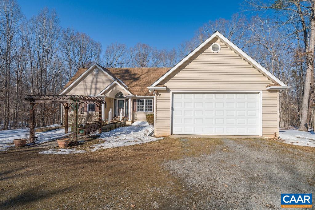 9165 TOTIER CREEK RD, SCOTTSVILLE, Virginia 24590, 3 Bedrooms Bedrooms, ,2 BathroomsBathrooms,Residential,For sale,9165 TOTIER CREEK RD,673220 MLS # 673220