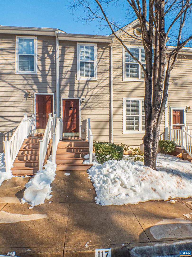 117 HARTFORD CT, CHARLOTTESVILLE, Virginia 22902, 3 Bedrooms Bedrooms, ,2 BathroomsBathrooms,Residential,For sale,117 HARTFORD CT,673222 MLS # 673222 117 HARTFORD CT, CHARLOTTESVILLE, Virginia 22902, 3 Bedrooms Bedrooms, ,2 BathroomsBathrooms,Residential,For sale,117 HARTFORD CT,673222 MLS # 673222
