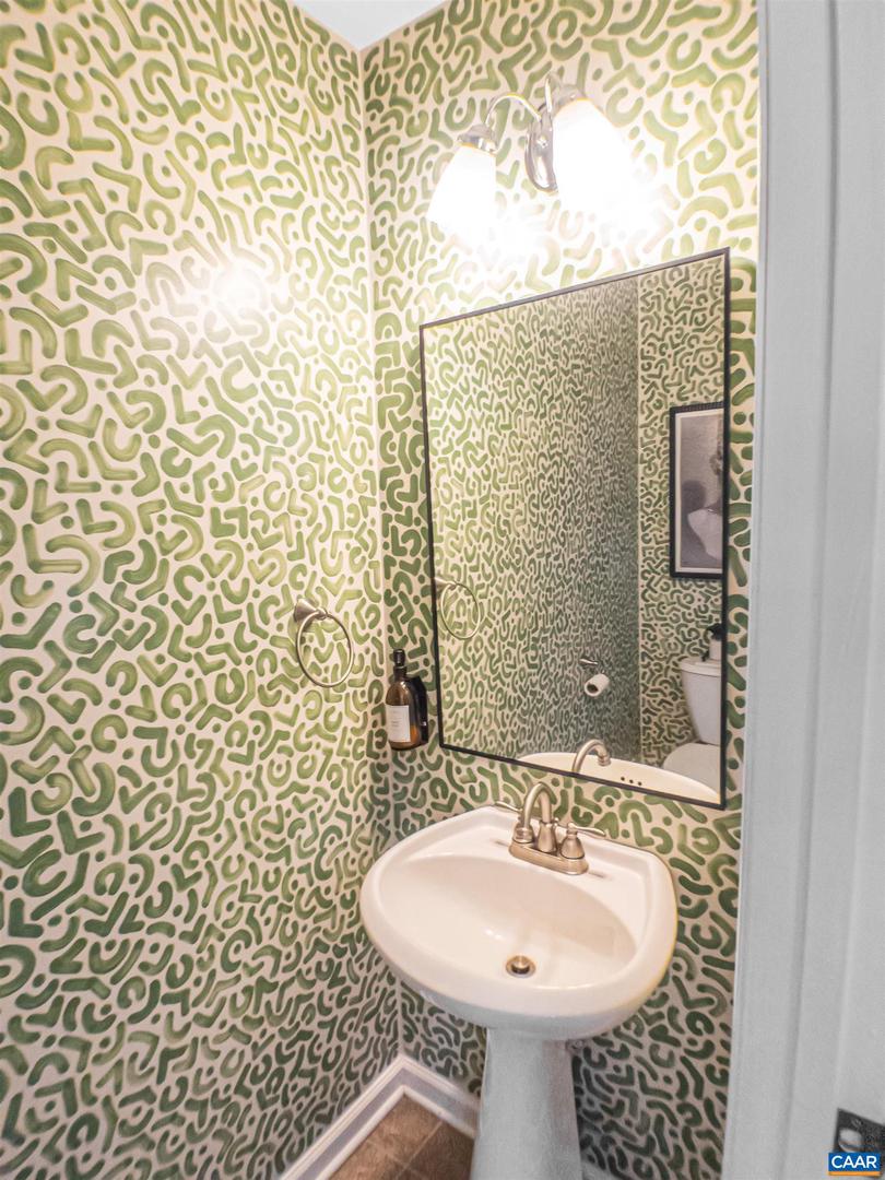 117 HARTFORD CT, CHARLOTTESVILLE, Virginia 22902, 3 Bedrooms Bedrooms, ,2 BathroomsBathrooms,Residential,For sale,117 HARTFORD CT,673222 MLS # 673222 117 HARTFORD CT, CHARLOTTESVILLE, Virginia 22902, 3 Bedrooms Bedrooms, ,2 BathroomsBathrooms,Residential,For sale,117 HARTFORD CT,673222 MLS # 673222