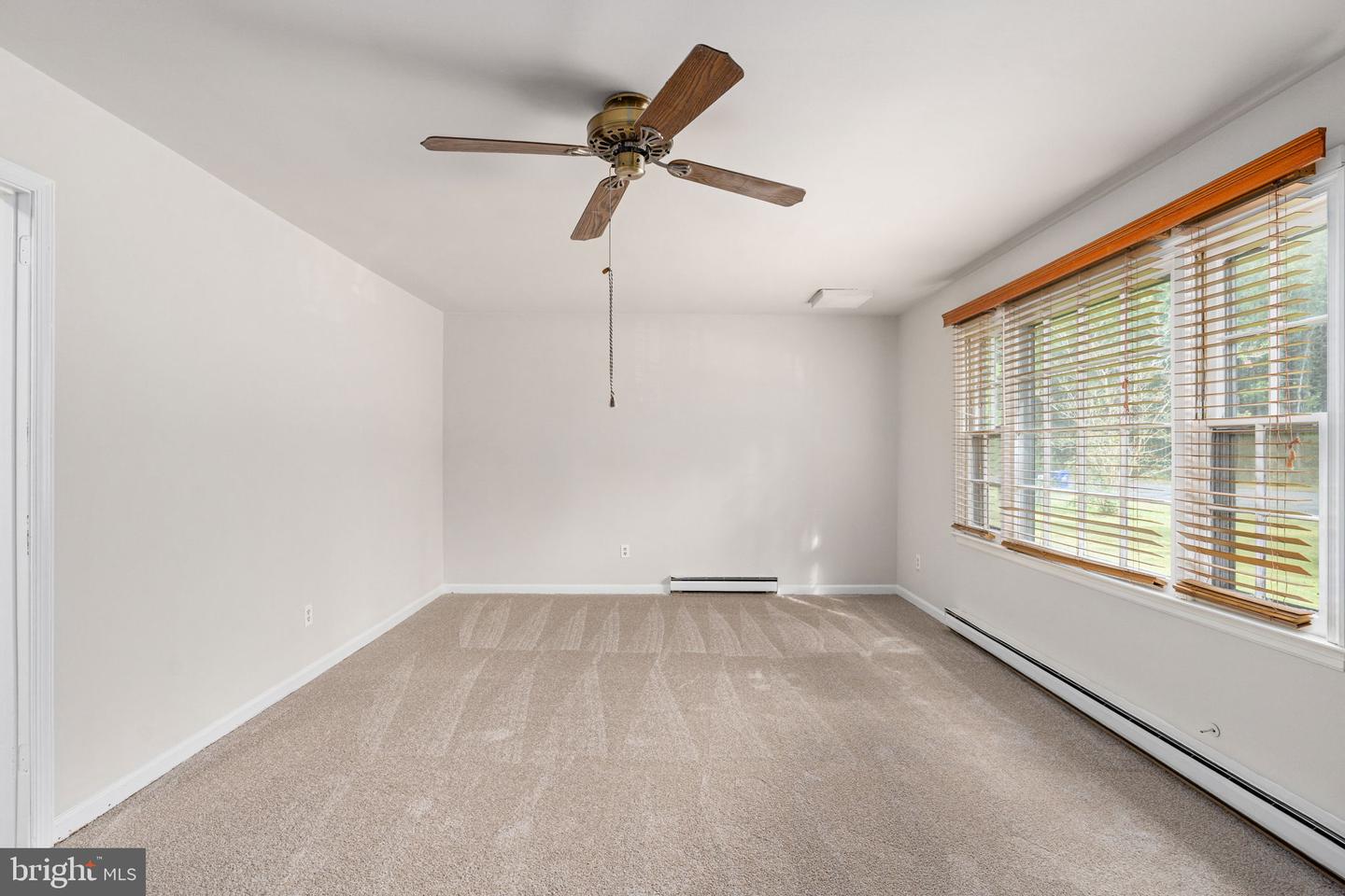 14208 SPRINGFIELD LN, KING GEORGE, Virginia 22485, 3 Bedrooms Bedrooms, ,1 BathroomBathrooms,Residential,For sale,14208 SPRINGFIELD LN,VAKG2007640 MLS # VAKG2007640