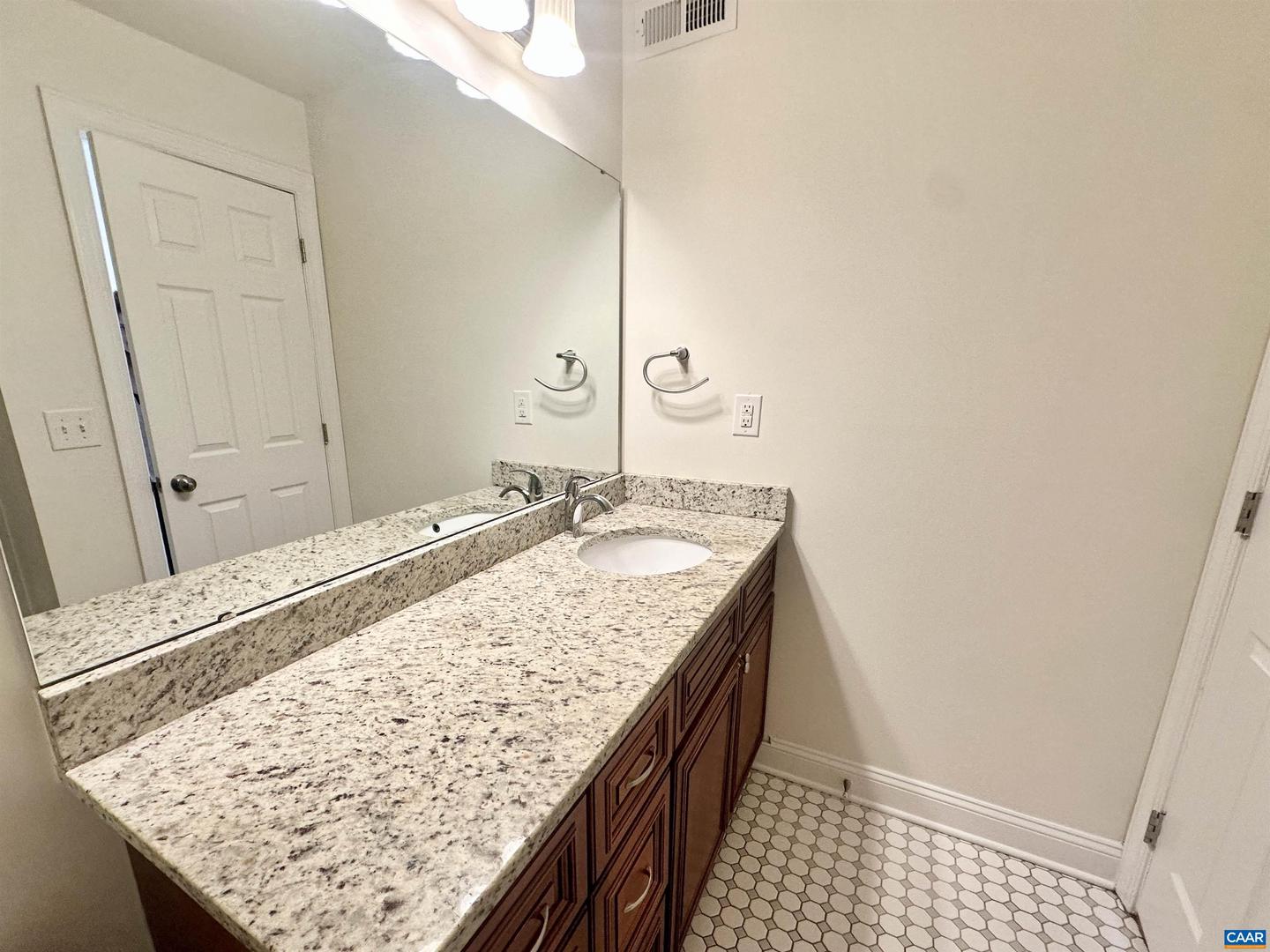 101 TURTLE CREEK RD #5, CHARLOTTESVILLE, Virginia 22901, 2 Bedrooms Bedrooms, ,2 BathroomsBathrooms,Residential,For sale,101 TURTLE CREEK RD #5,673227 MLS # 673227 101 TURTLE CREEK RD #5, CHARLOTTESVILLE, Virginia 22901, 2 Bedrooms Bedrooms, ,2 BathroomsBathrooms,Residential,For sale,101 TURTLE CREEK RD #5,673227 MLS # 673227