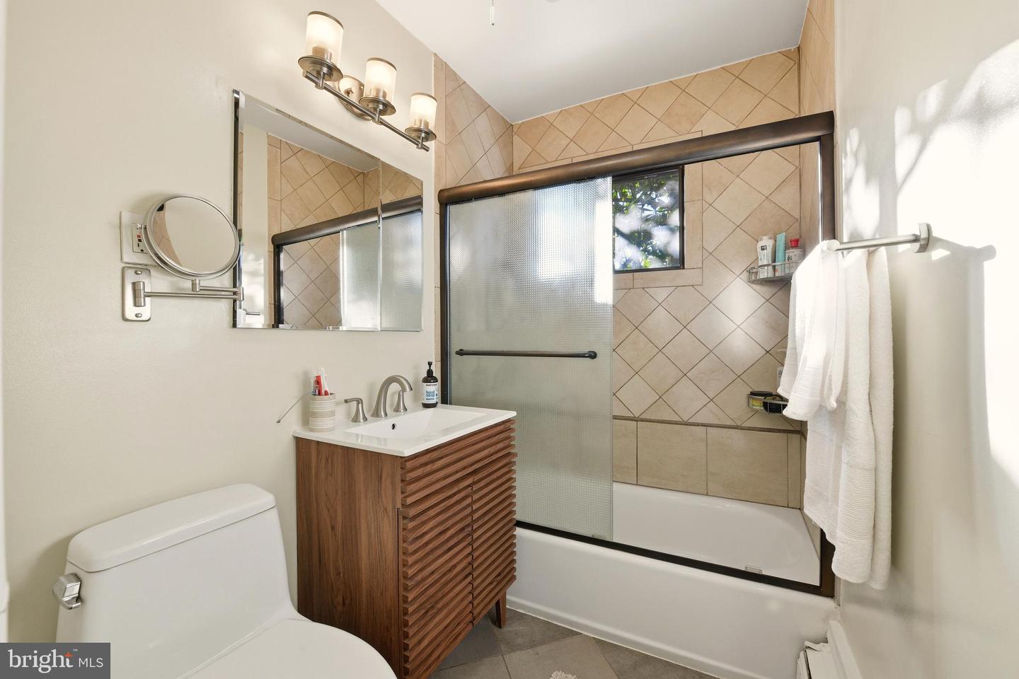 2325 42ND ST NW #204, WASHINGTON, District Of Columbia 20007, 1 Bedroom Bedrooms, ,1 BathroomBathrooms,Residential,For sale,2325 42ND ST NW #204,DCDC2245794 MLS # DCDC2245794 2325 42ND ST NW #204, WASHINGTON, District Of Columbia 20007, 1 Bedroom Bedrooms, ,1 BathroomBathrooms,Residential,For sale,2325 42ND ST NW #204,DCDC2245794 MLS # DCDC2245794