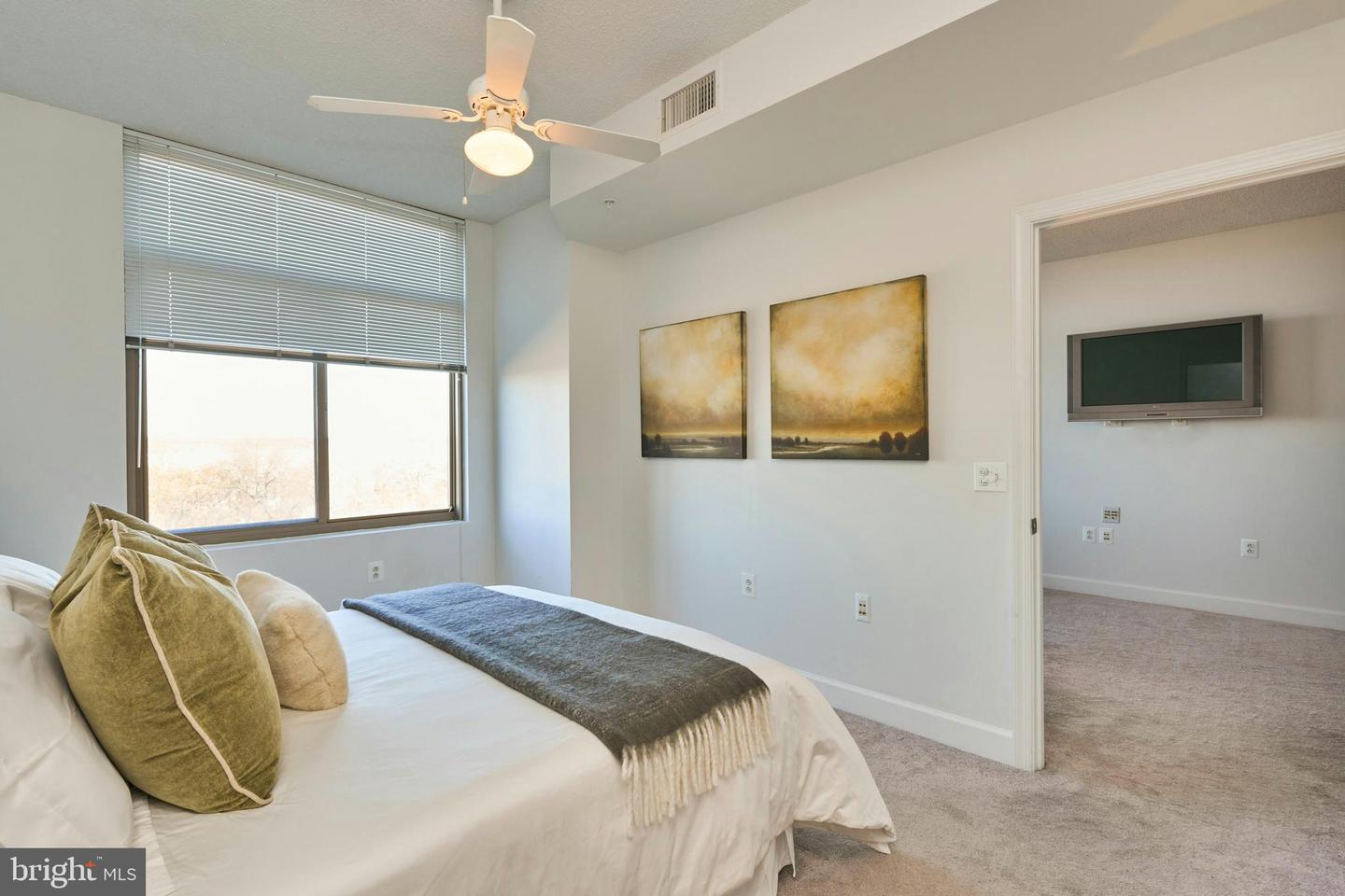 3650 S GLEBE RD S #454, ARLINGTON, Virginia 22202, 2 Bedrooms Bedrooms, ,2 BathroomsBathrooms,Residential,For sale,3650 S GLEBE RD S #454,VAAR2068830 MLS # VAAR2068830