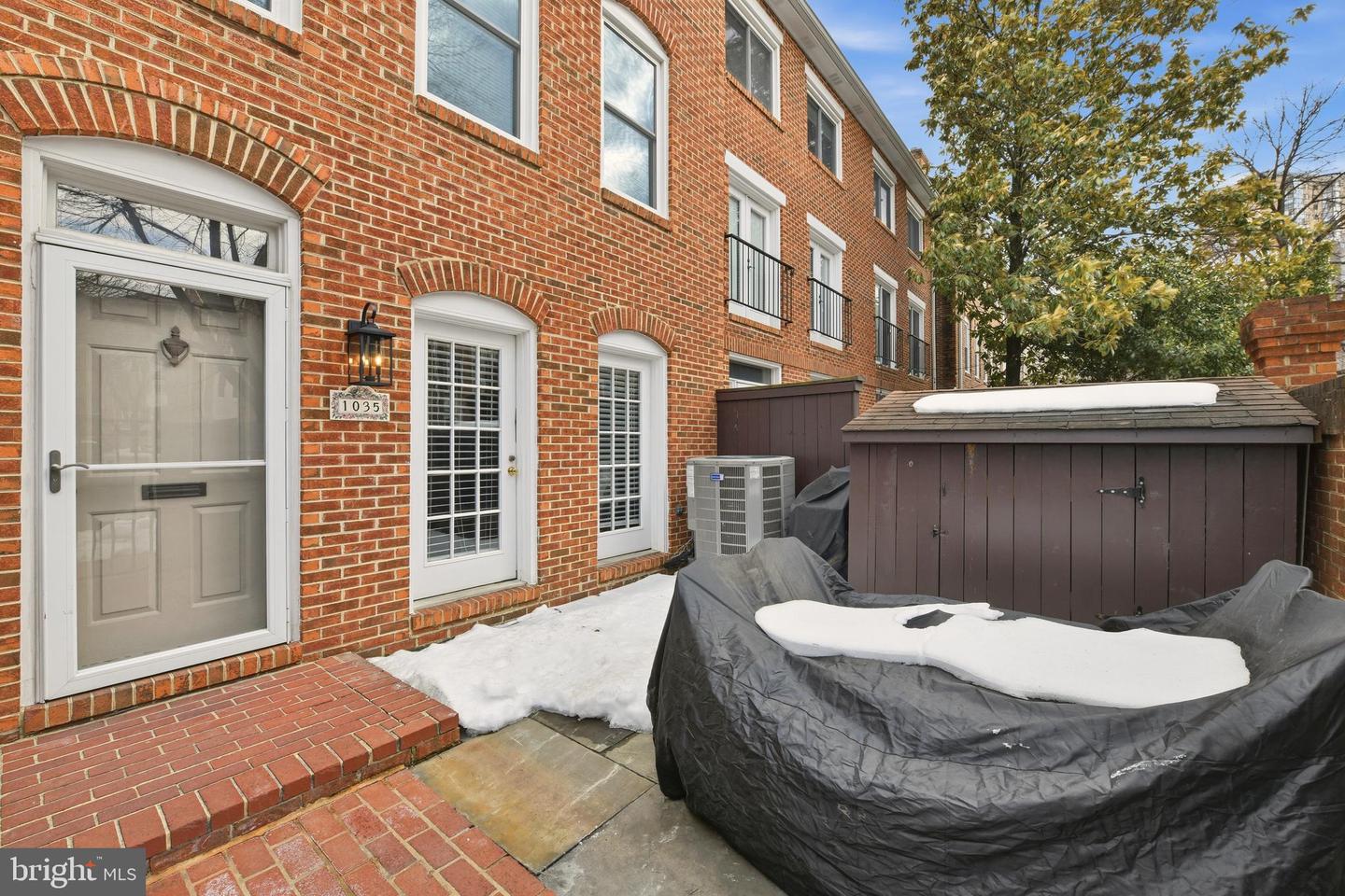 1035 N STAFFORD ST, ARLINGTON, Virginia 22201, 3 Bedrooms Bedrooms, ,2 BathroomsBathrooms,Residential,For sale,1035 N STAFFORD ST,VAAR2068832 MLS # VAAR2068832