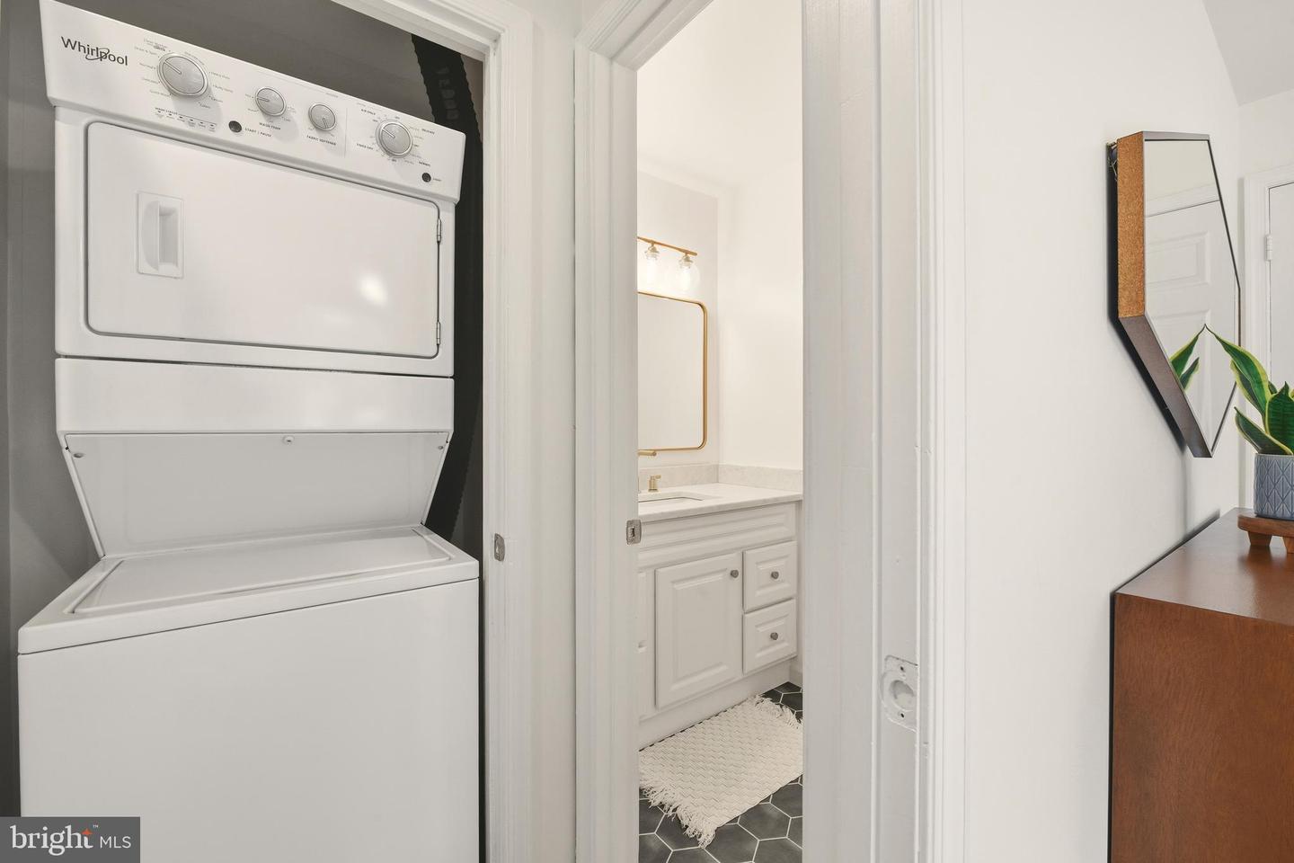 1035 N STAFFORD ST, ARLINGTON, Virginia 22201, 3 Bedrooms Bedrooms, ,2 BathroomsBathrooms,Residential,For sale,1035 N STAFFORD ST,VAAR2068832 MLS # VAAR2068832