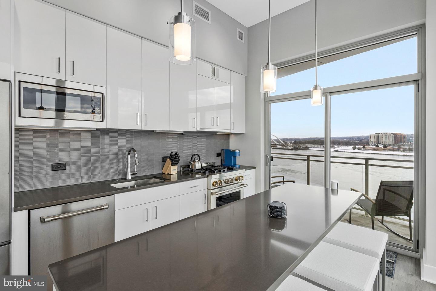 88 V ST SW #801, WASHINGTON, District Of Columbia 20024, 2 Bedrooms Bedrooms, ,2 BathroomsBathrooms,Residential,For sale,88 V ST SW #801,DCDC2245824 MLS # DCDC2245824 88 V ST SW #801, WASHINGTON, District Of Columbia 20024, 2 Bedrooms Bedrooms, ,2 BathroomsBathrooms,Residential,For sale,88 V ST SW #801,DCDC2245824 MLS # DCDC2245824