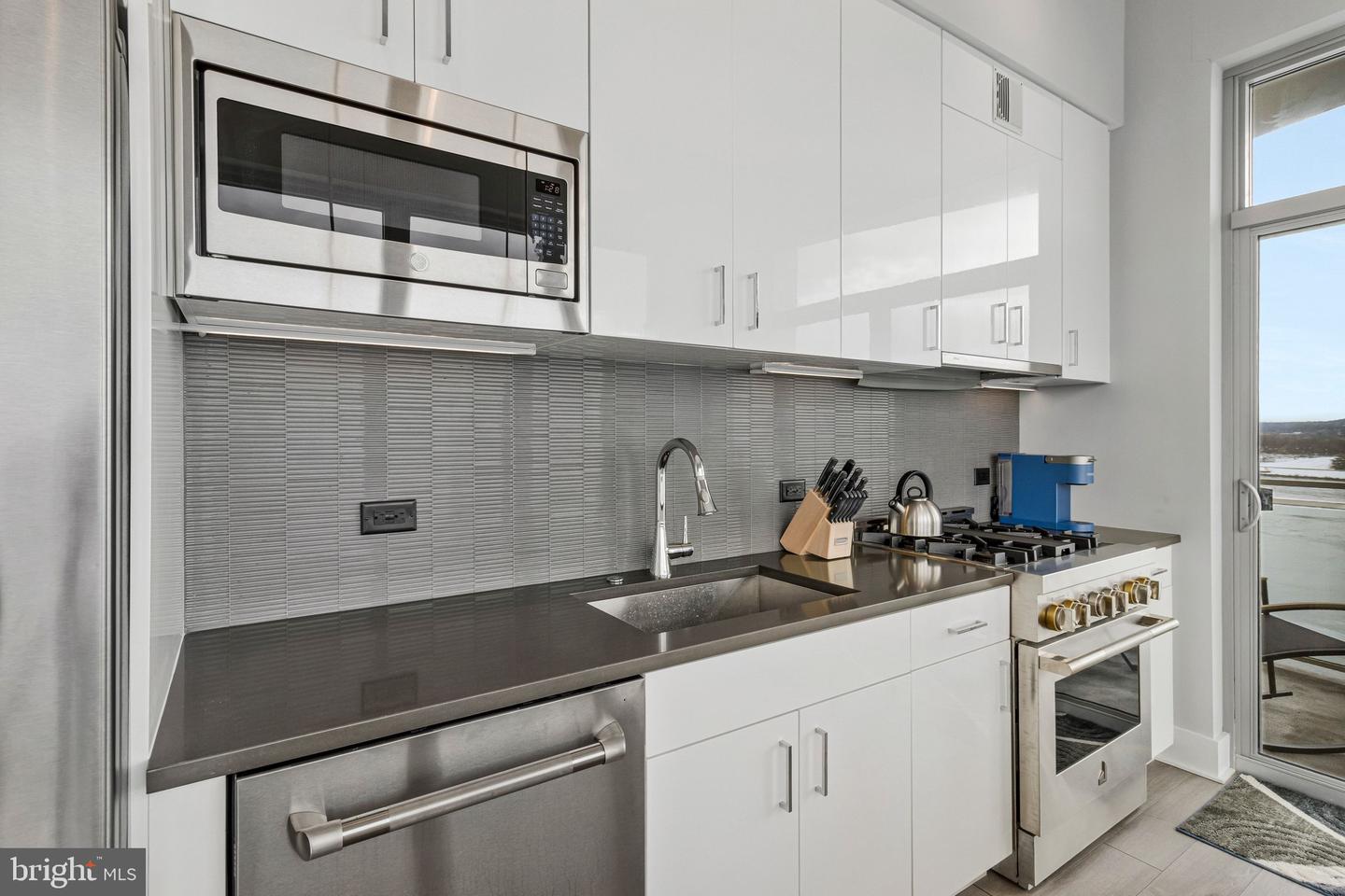 88 V ST SW #801, WASHINGTON, District Of Columbia 20024, 2 Bedrooms Bedrooms, ,2 BathroomsBathrooms,Residential,For sale,88 V ST SW #801,DCDC2245824 MLS # DCDC2245824 88 V ST SW #801, WASHINGTON, District Of Columbia 20024, 2 Bedrooms Bedrooms, ,2 BathroomsBathrooms,Residential,For sale,88 V ST SW #801,DCDC2245824 MLS # DCDC2245824