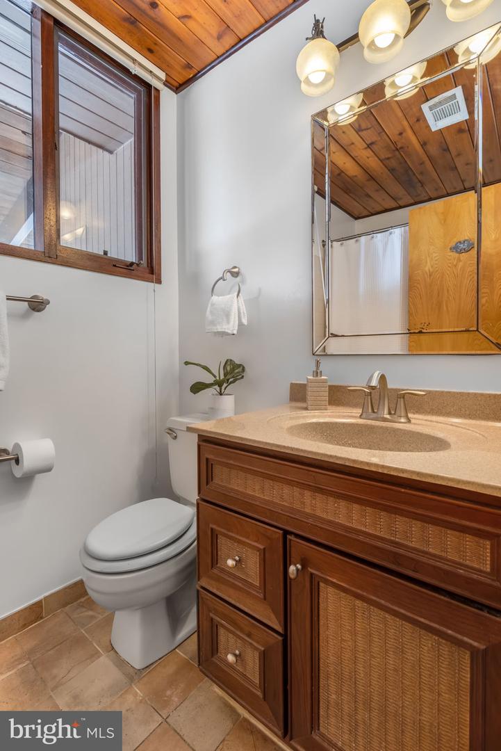 6407 RECREATION LN, FALLS CHURCH, Virginia 22041, 3 Bedrooms Bedrooms, ,2 BathroomsBathrooms,Residential,For sale,6407 RECREATION LN,VAFX2278952 MLS # VAFX2278952