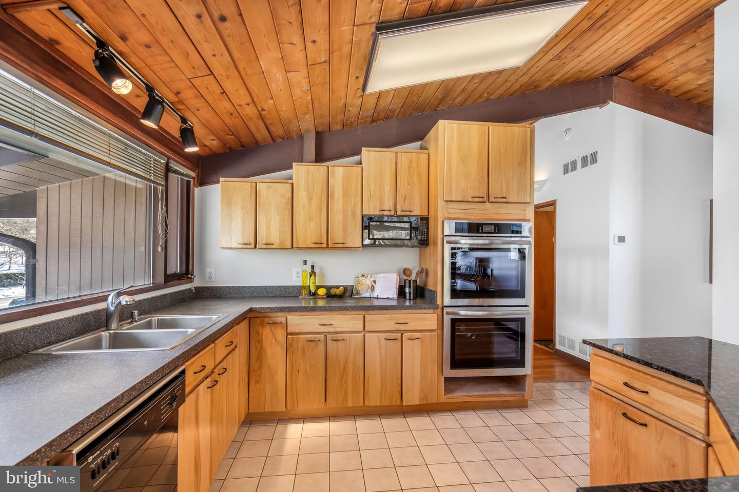 6407 RECREATION LN, FALLS CHURCH, Virginia 22041, 3 Bedrooms Bedrooms, ,2 BathroomsBathrooms,Residential,For sale,6407 RECREATION LN,VAFX2278952 MLS # VAFX2278952